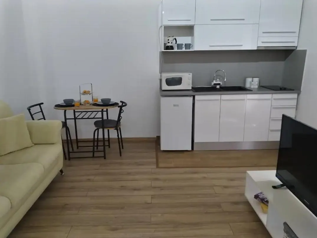 Apartamento My Home - Entire House In The Center Of Tirana